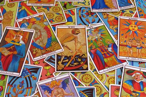 Free Tarot & Psychic Readings With AI 